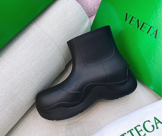 Bottega Veneta Black Puddle Boots 640045V00P01000 - 1