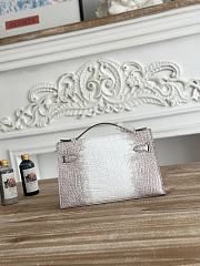 Hermès Kelly Pochette Crocodile HM089 Size 21x12x6cm - 2