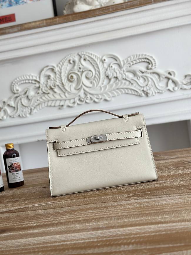 Hermès Kelly Pochette Rouge HM0159 Size 21x12x6cm - 1