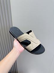 Louis Vuitton Slides Code LV3661 - 3