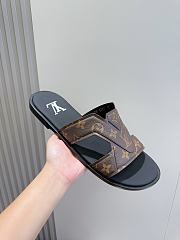 Louis Vuitton Slides Code LV3665 - 3