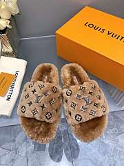 Louis Vuitton Slides LV3002 - 1