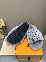 Louis Vuitton Slides LV3004 - 6