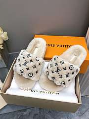 Louis Vuitton Slides LV3005 - 3