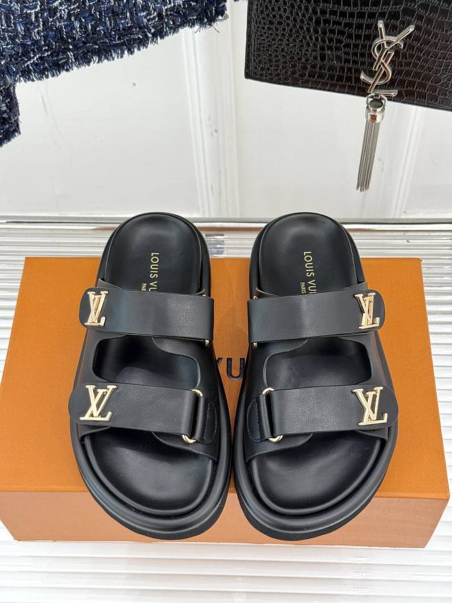 Louis Vuitton Slides LV6106 - 1