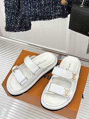 Louis Vuitton Slides LV6107 - 6