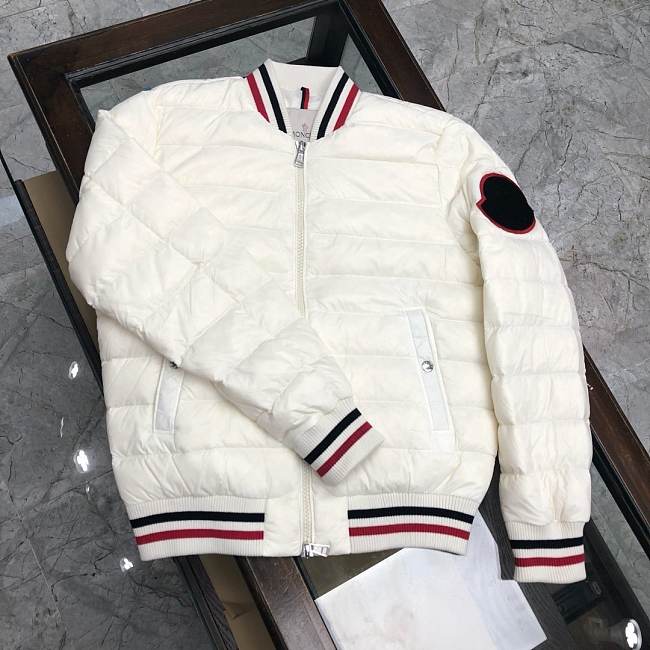 Moncler Down Jacket Code AC339 - 1