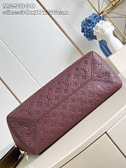 Louis Vuitton M25862 Tote Bag 30×17×56cm - 5