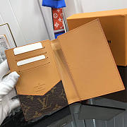 LV PASSPORT COVER M68906 Size10x14x2cm - 5