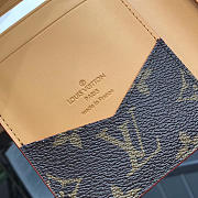 LV PASSPORT COVER M68906 Size10x14x2cm - 3