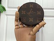 LV ROUND COIN PURSE M68485 Size 9x9x1cm - 3