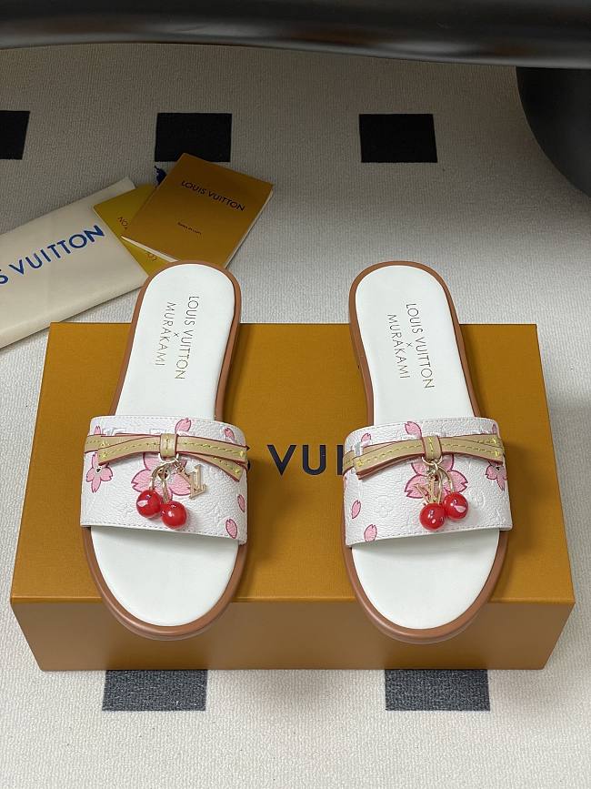 Louis Vuitton Women's Slides LV3116 - 1