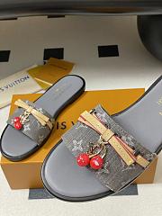 Louis Vuitton Women's Slides LV4110 - 3