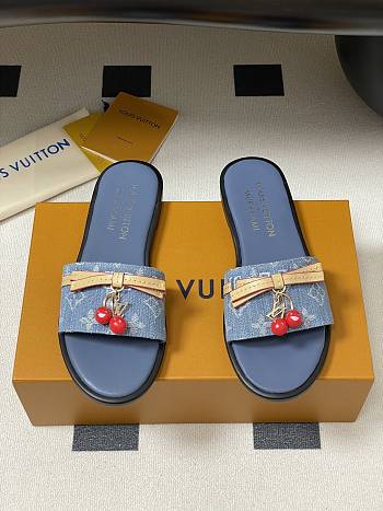 Louis Vuitton Women's Slides LV4111