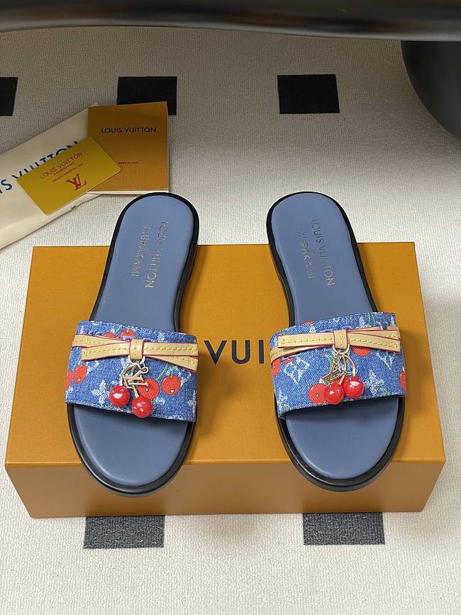 Louis Vuitton Women's Slides LV4113 - 1