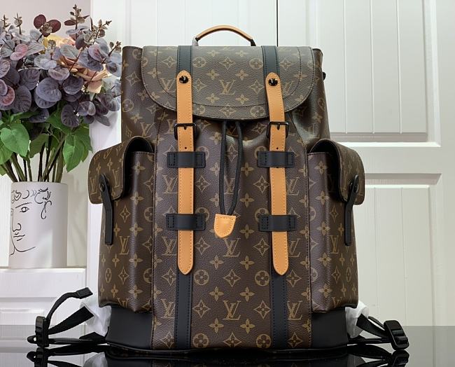 LV Backpack M46686 Size 38x44x21cm - 1