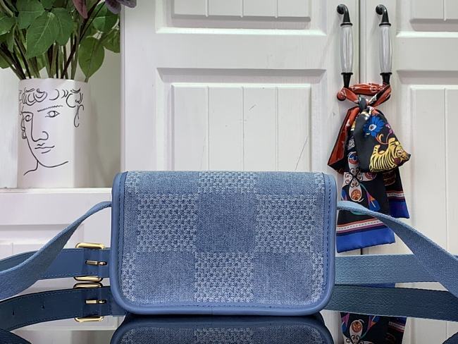 LV Bosphore Wearable Wallet Denim LV6150 Size 19x12x7cm - 1