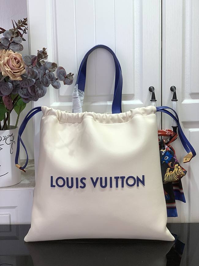 LV Dust Bag Tote M15235 Size 34x18x34cm - 1