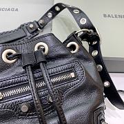 Balenciaga Bucket Bag B2511 Size 20x15x17cm - 2