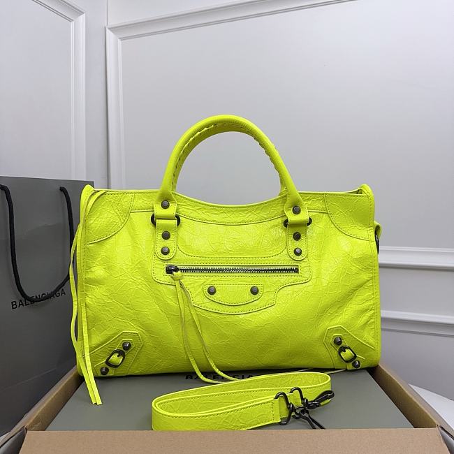 Balenciaga Cyclamen Leather B524 Size 38x25x14cm - 1