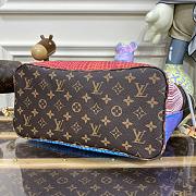 LV x YK Neverfull Bag M77412 Size 32x28x14cm - 4