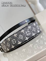 LV Circle Bag M2220 Size 23x13x6cm - 4