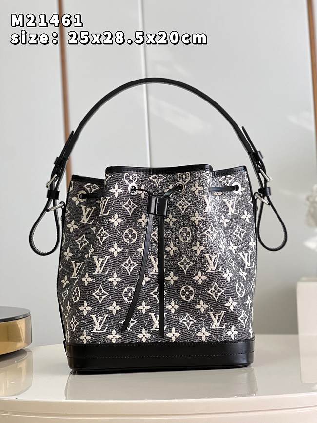 LV Petit Noé Bag M25312 Size 25x28x20cm - 1