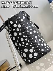 LV x YK Neverfull Bag M45686 Size 31x28x14cm - 6