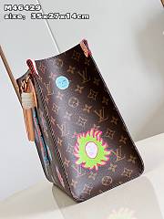 LV x YK OnTheGo Bag M46429 Size 35x27x14cm - 2