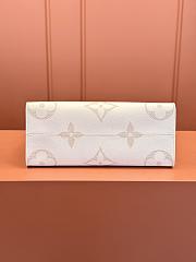 LV OnTheGo Bag M02680 Size 35x27x14cm - 4