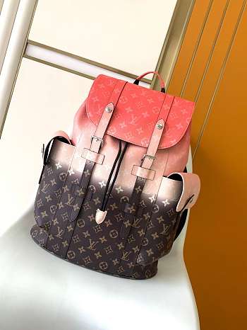 Louis Vuitton Christopher MM in Monogram Pigment canvas 41 x 48 x 13 cm