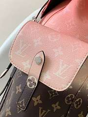 Louis Vuitton Christopher MM in Monogram Pigment canvas 41 x 48 x 13 cm - 4