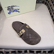 BURBERRY Men's Casual Slip-on Sandals - 5