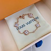 Louis Vuitton's latest Blooming four-flower bracelet - 6