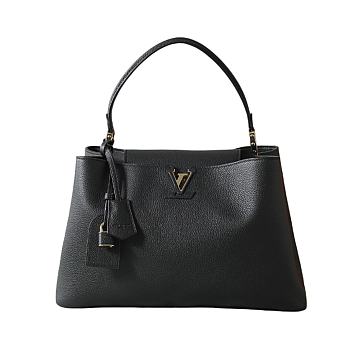 Louis Vuitton Capucines Bag in Black Taurillon Leather 38 x 23 x 16 cm