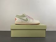 Air Jordan 1 Low SE Olive Aura (Women's) II0569-100 - 5