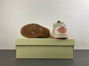 Air Jordan 1 Low SE Olive Aura (Women's) II0569-100 - 3