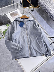 Louis Vuitton early release of the 2026 Autumn/Winter new men's reversible jacket grey - 4